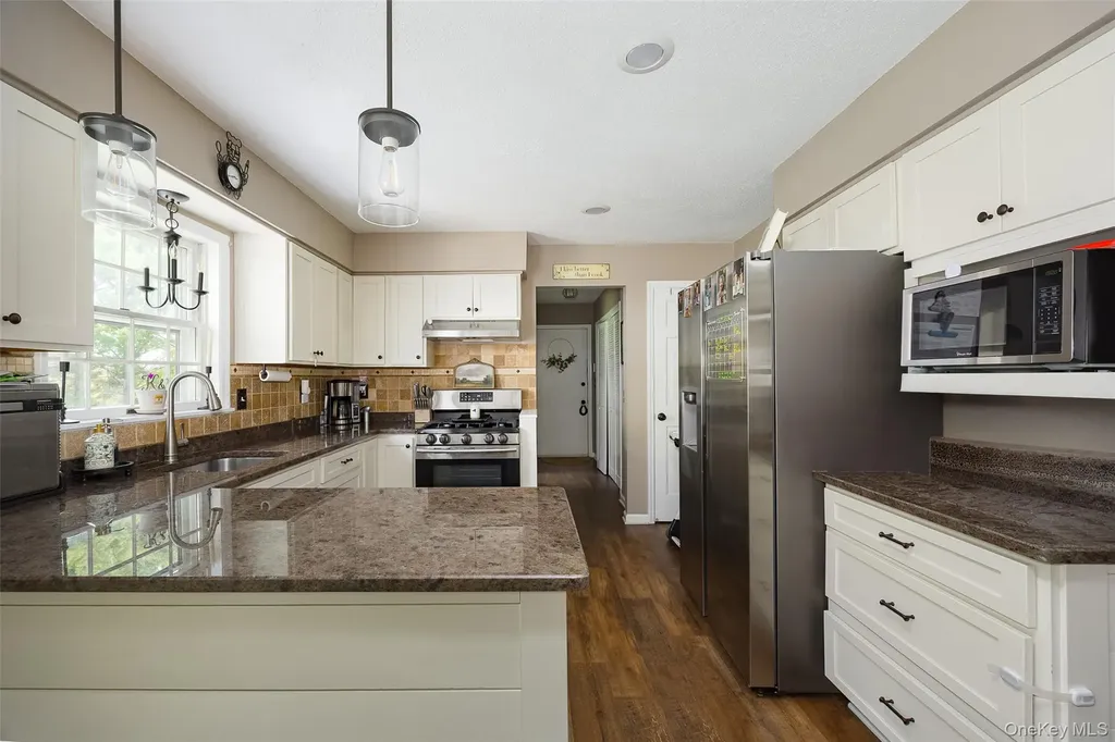 6 Grapevine Place Poughkeepsie NY 12603