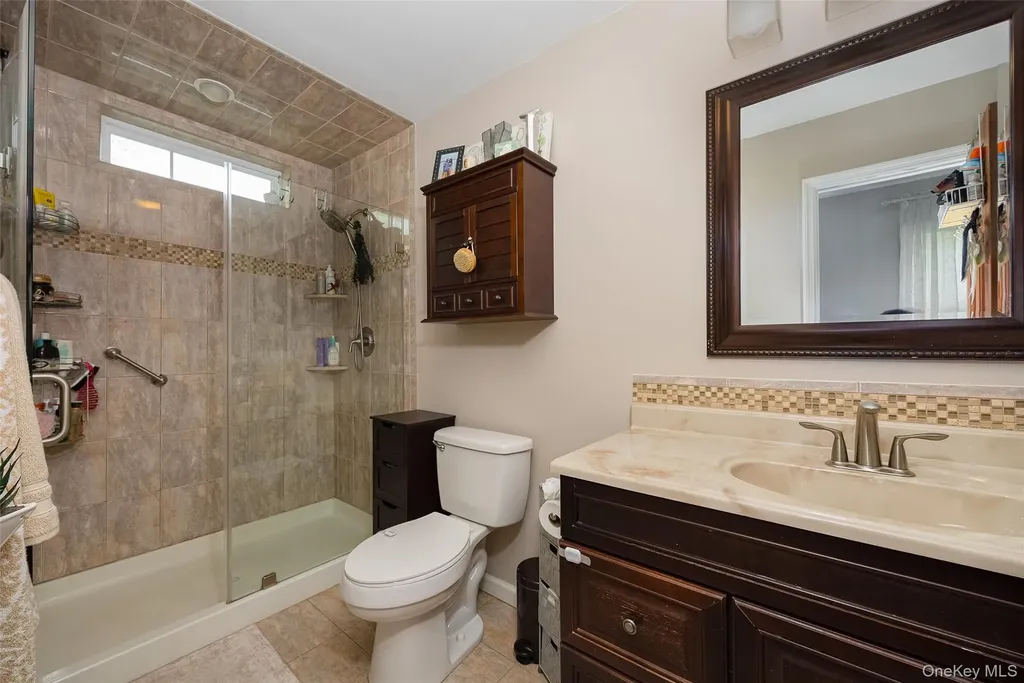 6 Grapevine Place Poughkeepsie NY 12603