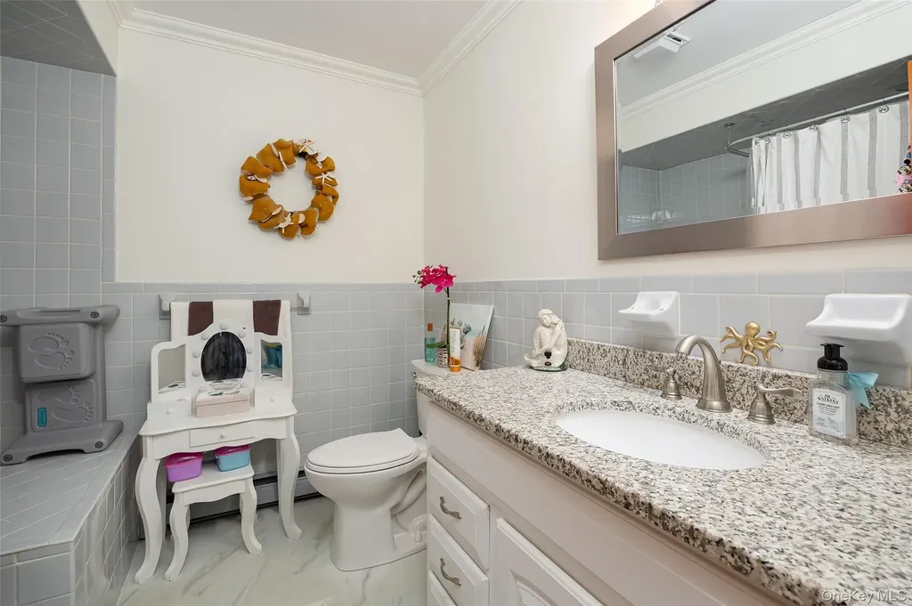 6 Grapevine Place Poughkeepsie NY 12603