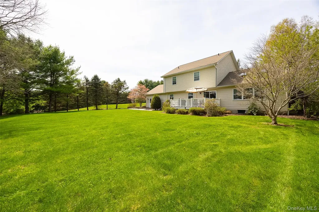 6 Grapevine Place Poughkeepsie NY 12603