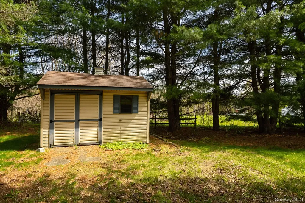 6 Grapevine Place Poughkeepsie NY 12603