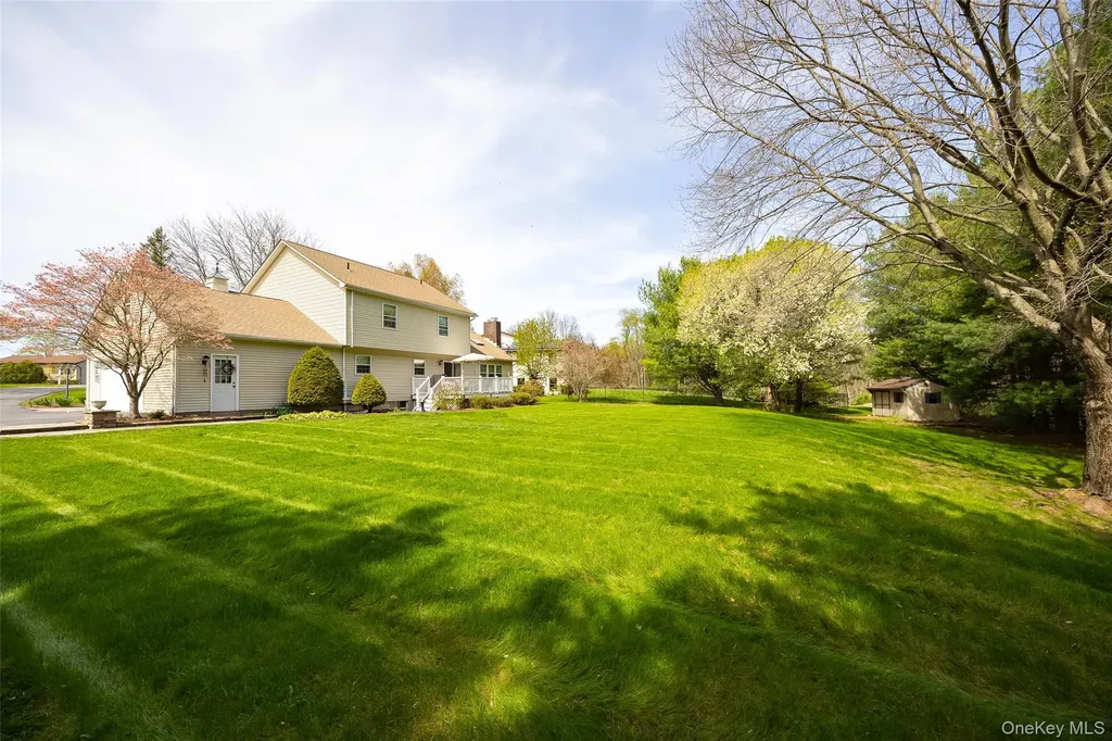 6 Grapevine Place Poughkeepsie NY 12603
