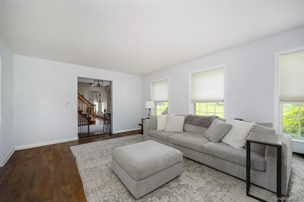6 Grapevine Place Poughkeepsie NY 12603