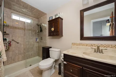 6 Grapevine Place Poughkeepsie NY 12603