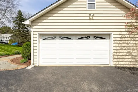 6 Grapevine Place Poughkeepsie NY 12603