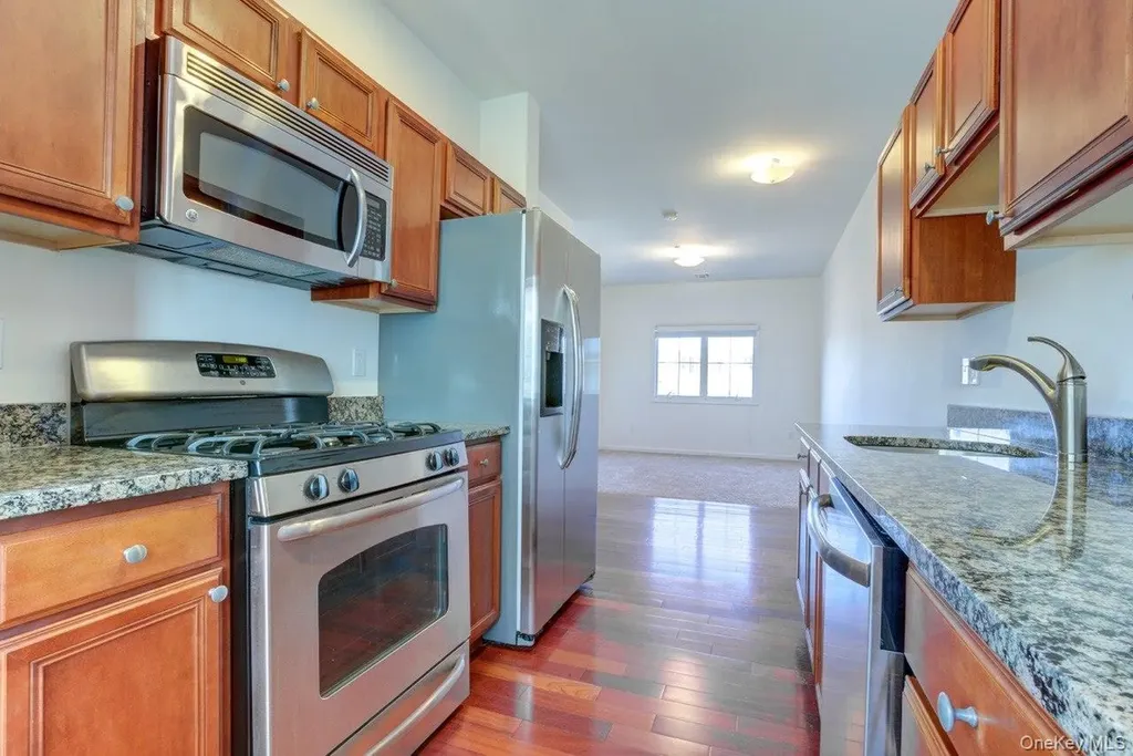 330 Maple Avenue Westbury NY 11590