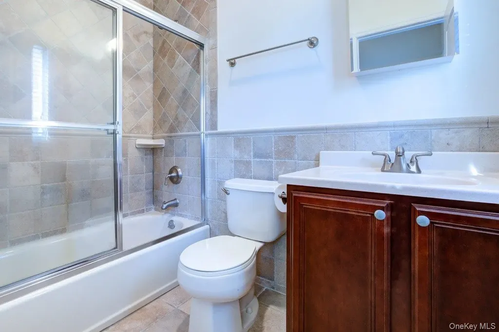 330 Maple Avenue Westbury NY 11590