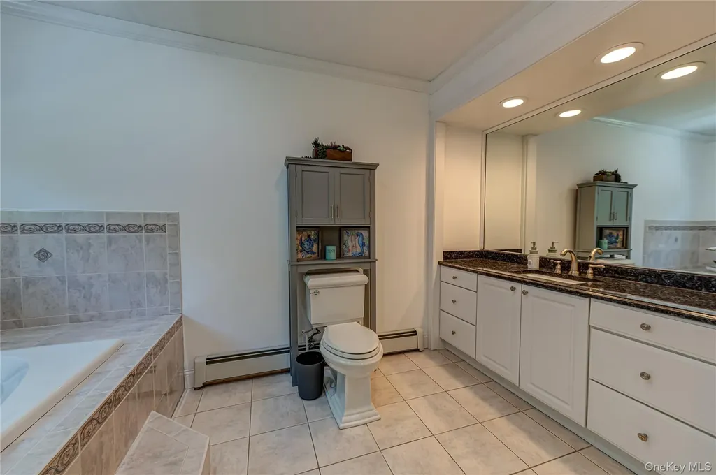 22 Cricket Court Wading River NY 11792