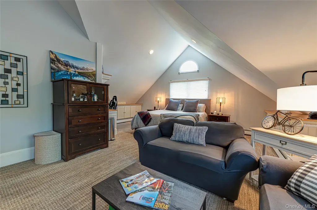 22 Cricket Court Wading River NY 11792