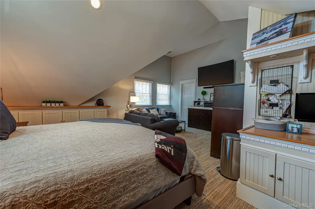 22 Cricket Court Wading River NY 11792