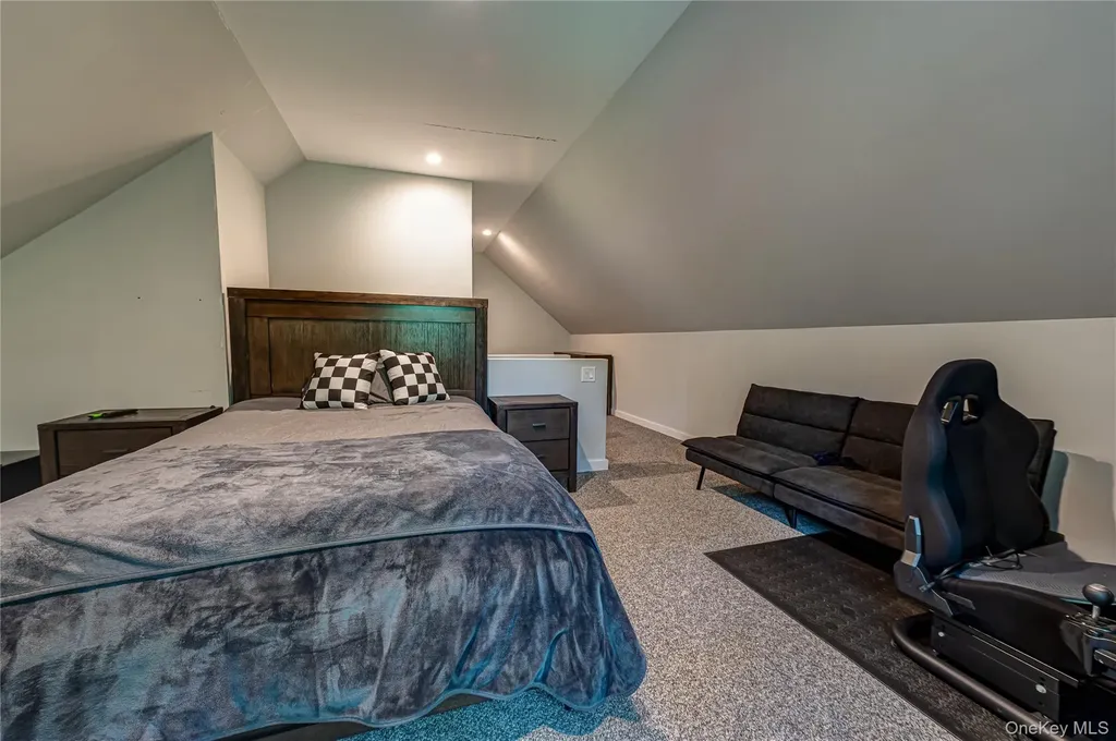22 Cricket Court Wading River NY 11792