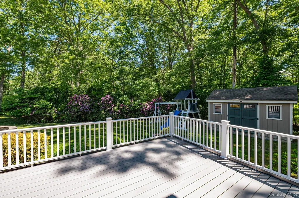 22 Cricket Court Wading River NY 11792