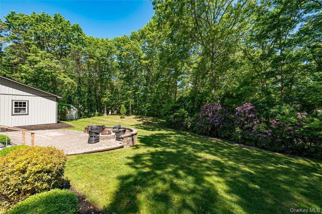 22 Cricket Court Wading River NY 11792