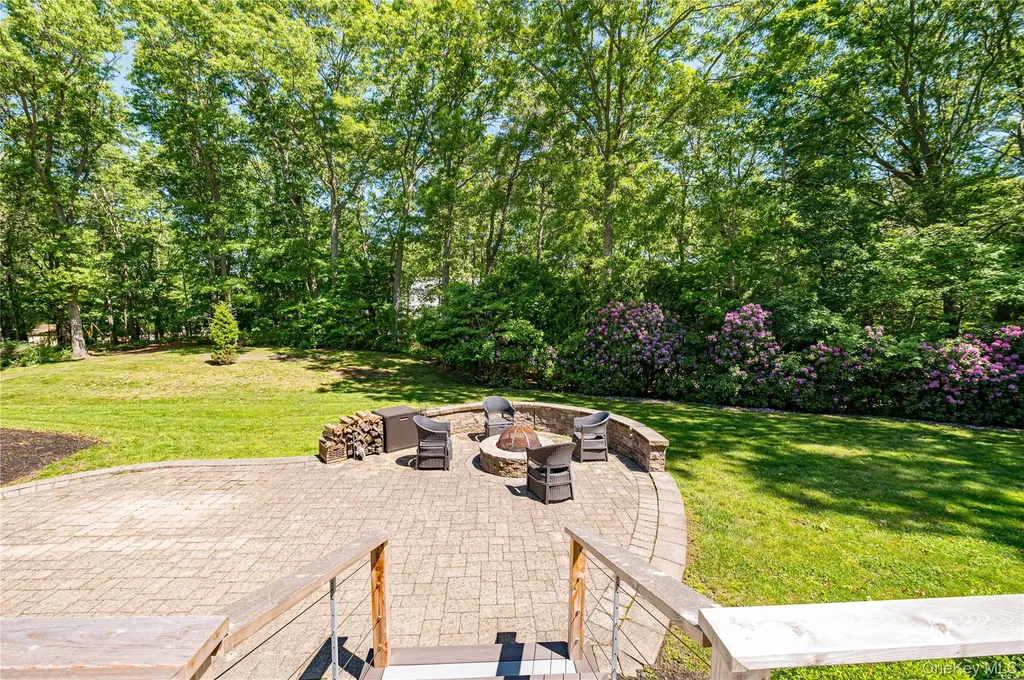 22 Cricket Court Wading River NY 11792