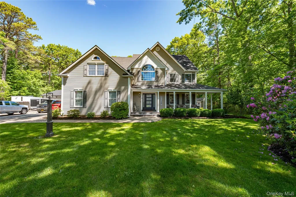 22 Cricket Court Wading River NY 11792