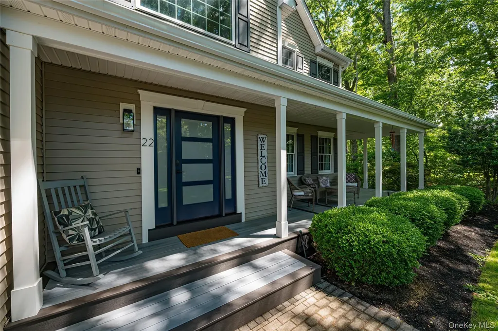 22 Cricket Court Wading River NY 11792