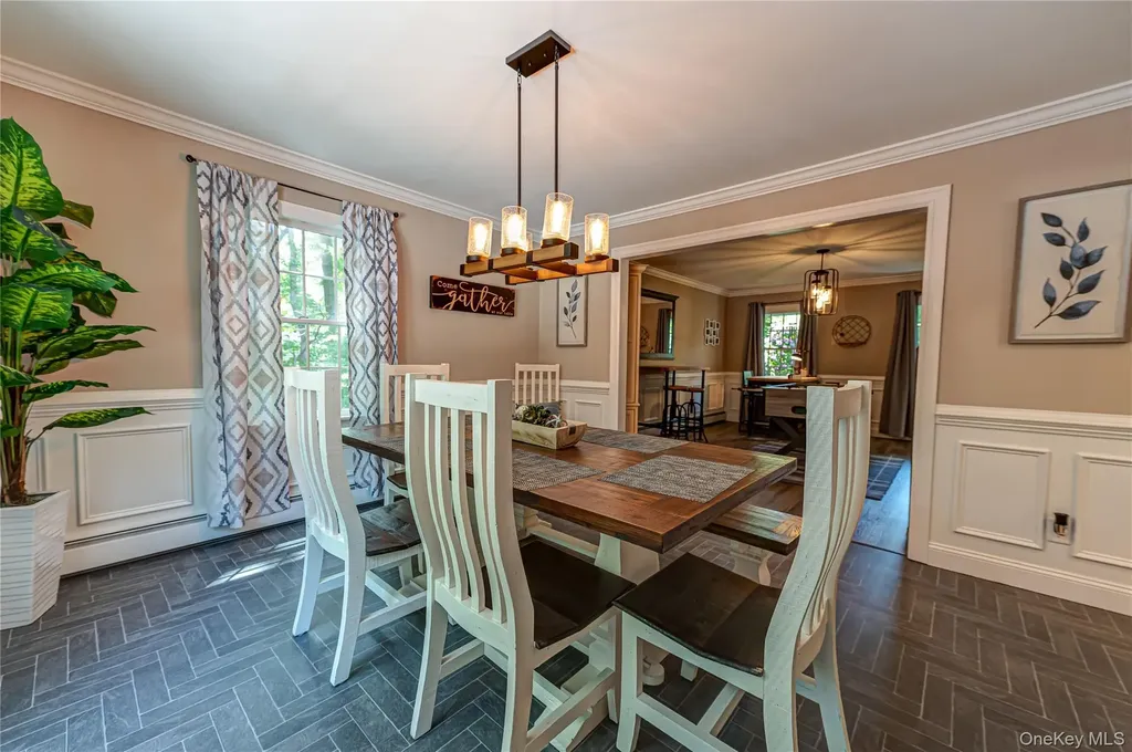 22 Cricket Court Wading River NY 11792