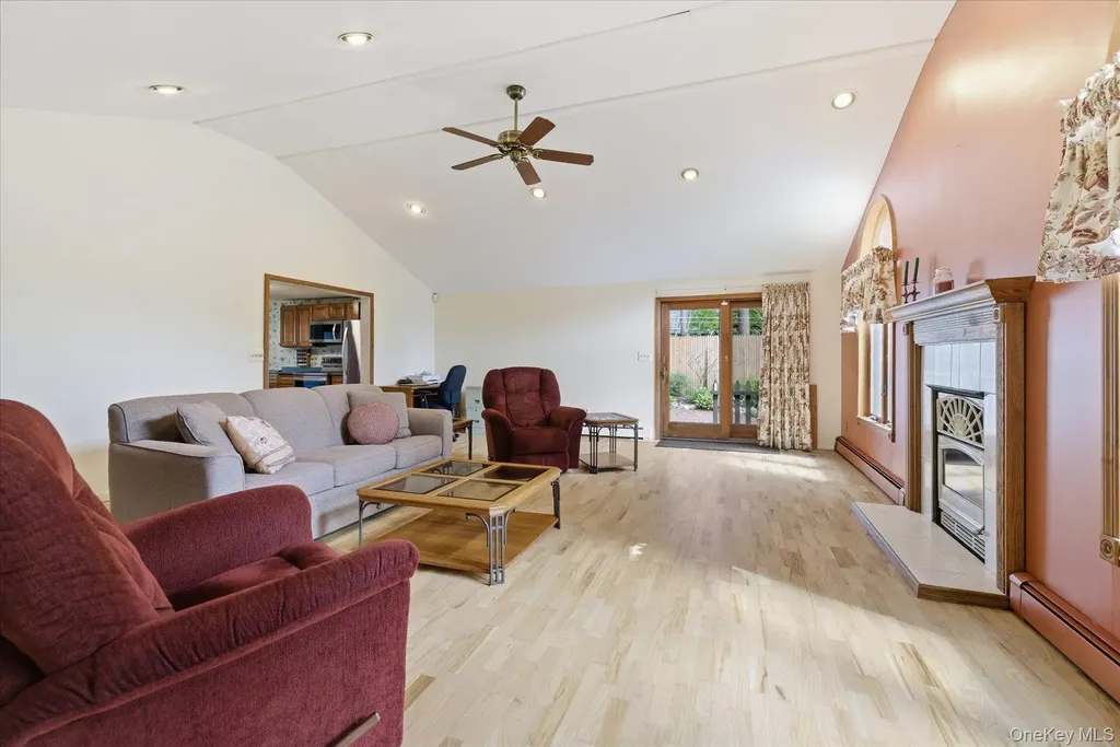 44 Meyer Lane Medford NY 11763