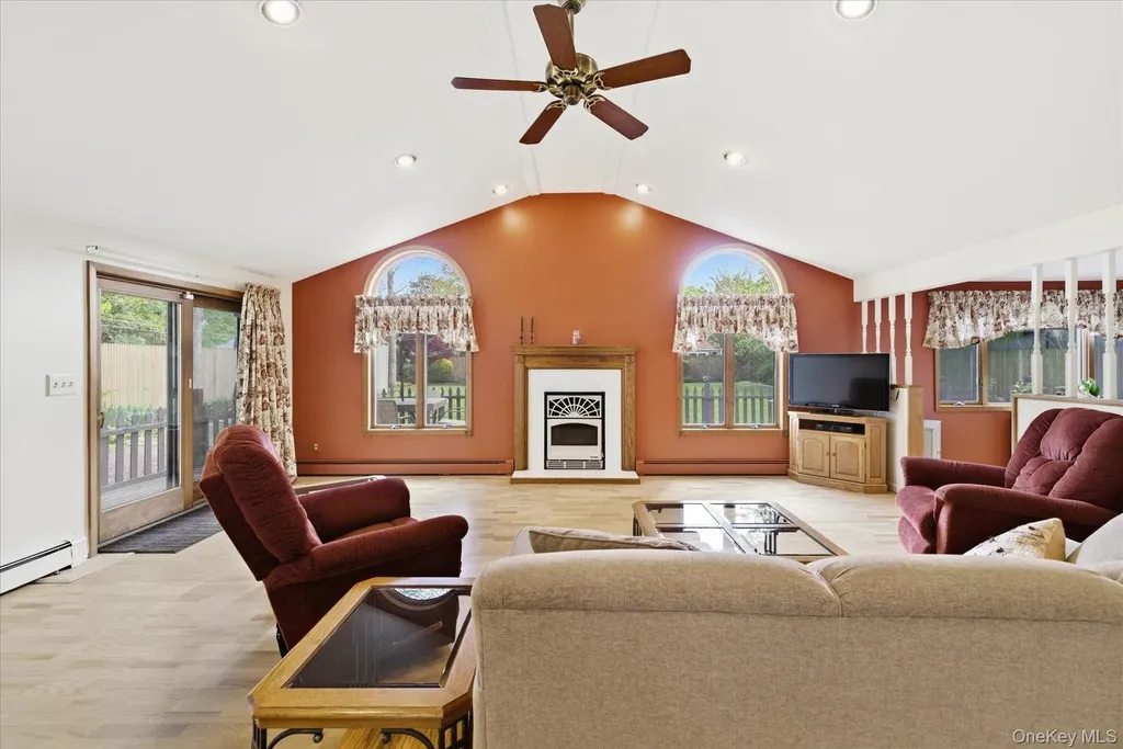 44 Meyer Lane Medford NY 11763