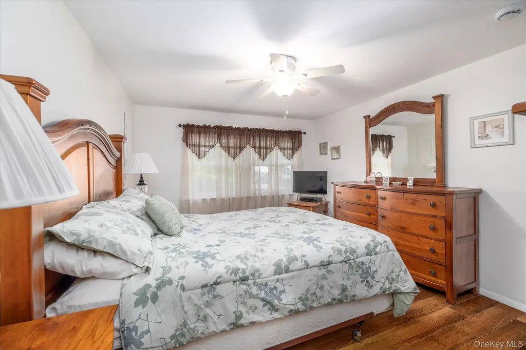 44 Meyer Lane Medford NY 11763