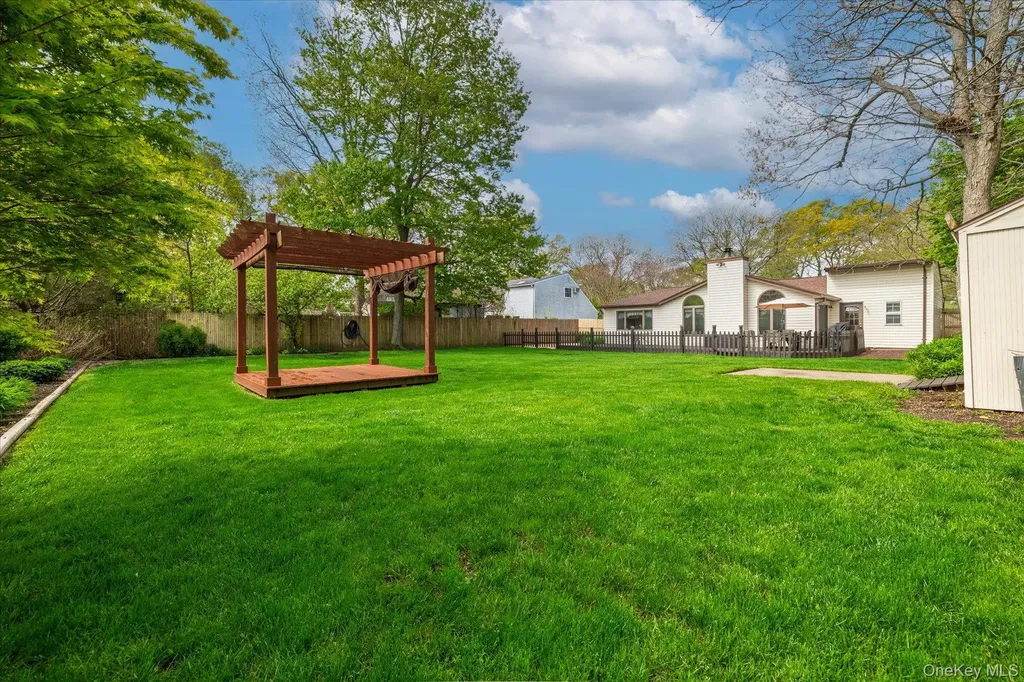 44 Meyer Lane Medford NY 11763