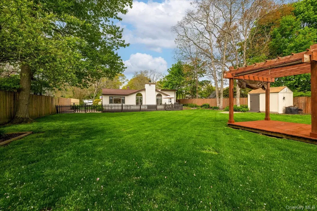 44 Meyer Lane Medford NY 11763