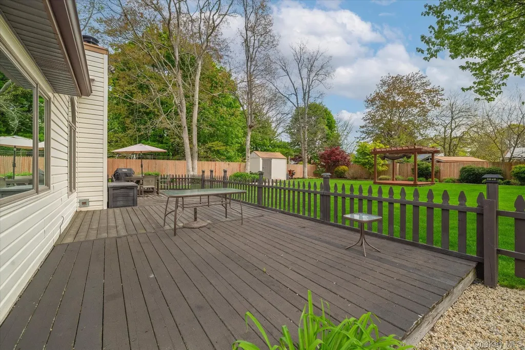 44 Meyer Lane Medford NY 11763