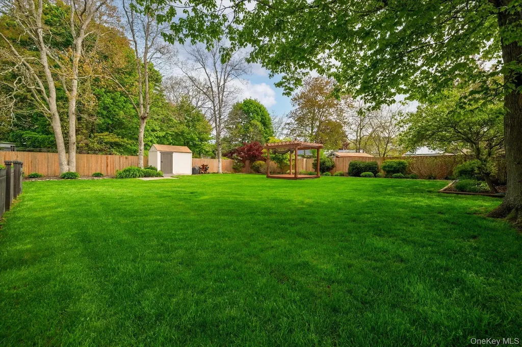 44 Meyer Lane Medford NY 11763