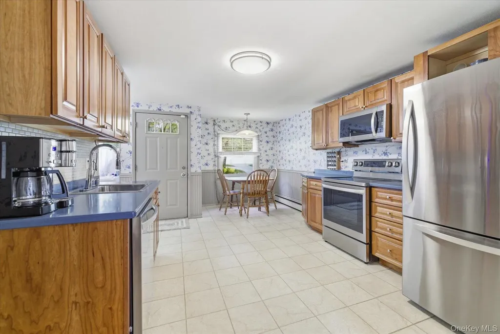 44 Meyer Lane Medford NY 11763