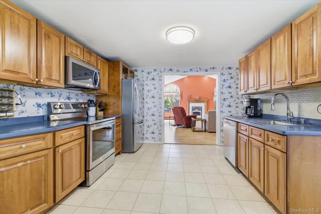 44 Meyer Lane Medford NY 11763