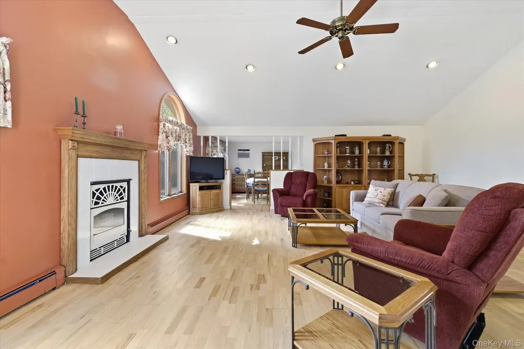 44 Meyer Lane Medford NY 11763