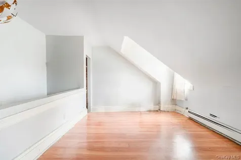283 Hawthorne Avenue Uniondale NY 11553