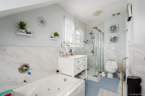 283 Hawthorne Avenue Uniondale NY 11553