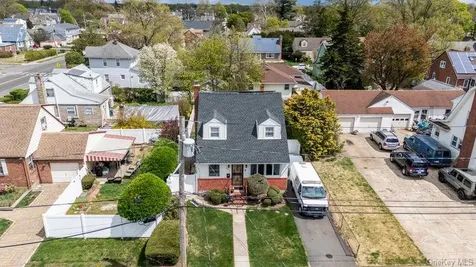 283 Hawthorne Avenue Uniondale NY 11553