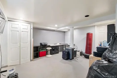 283 Hawthorne Avenue Uniondale NY 11553