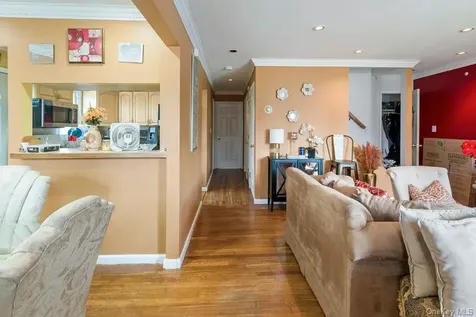 283 Hawthorne Avenue Uniondale NY 11553