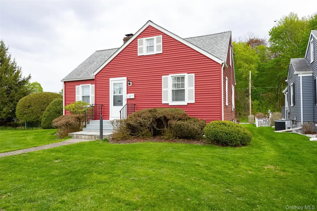 31 Kingston Avenue Poughkeepsie NY 12603