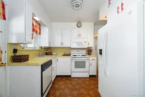 31 Kingston Avenue Poughkeepsie NY 12603
