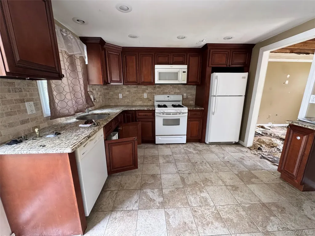 33 Hurd Avenue Garnerville NY 10923
