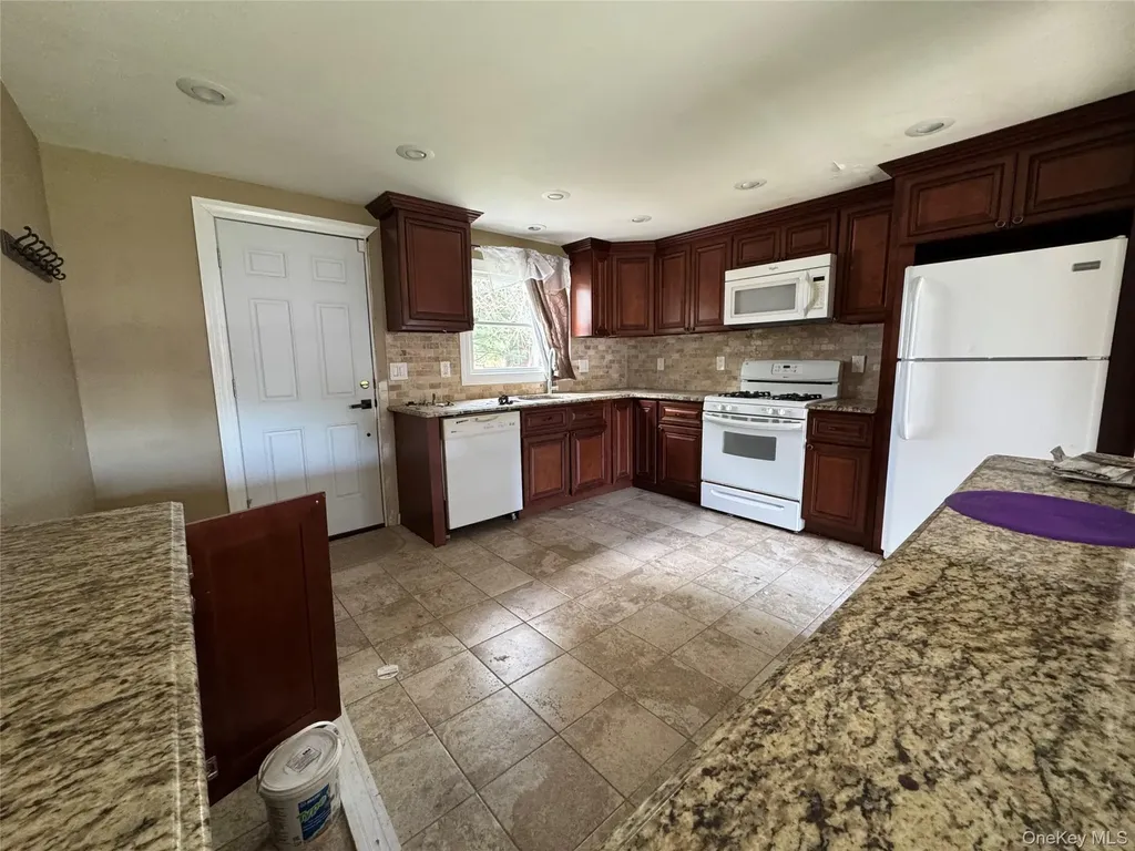 33 Hurd Avenue Garnerville NY 10923