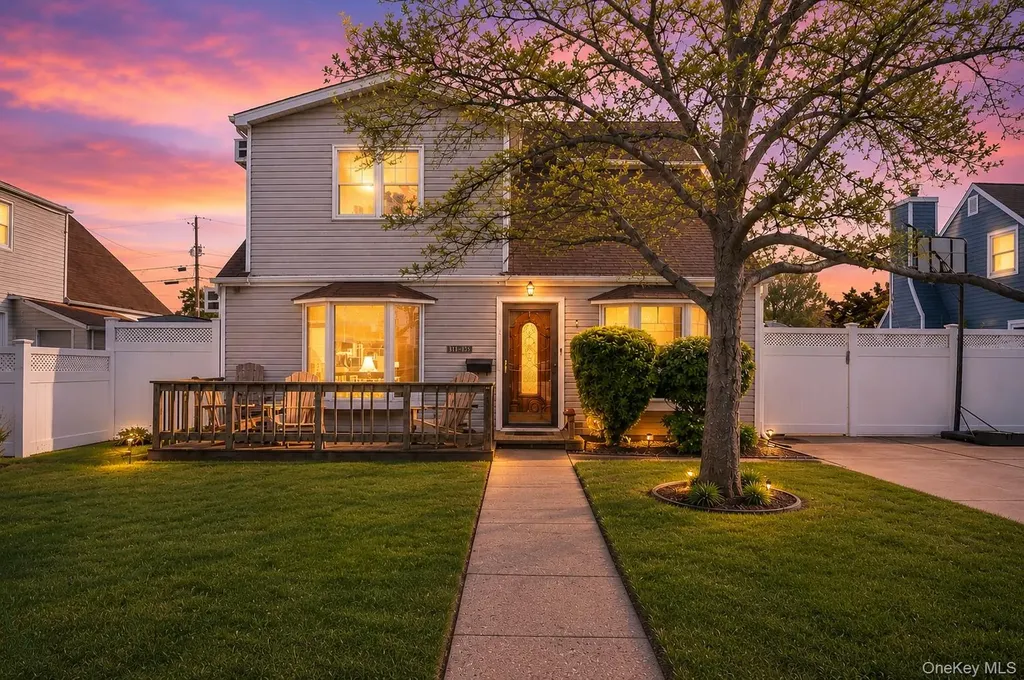 42 Haven Lane Levittown NY 11756