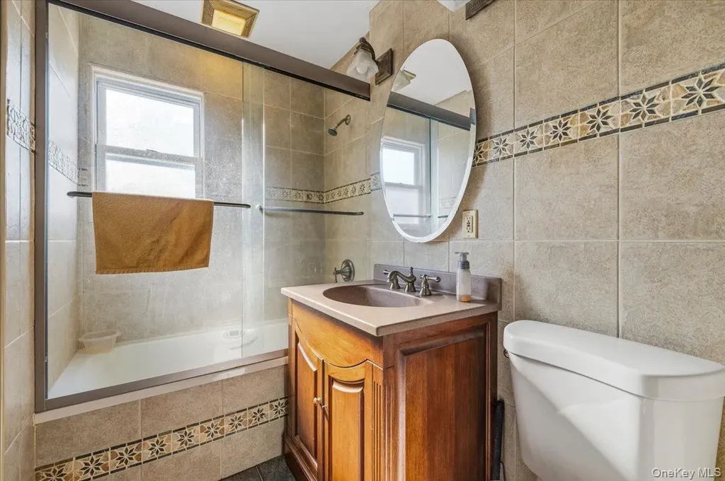 42 Haven Lane Levittown NY 11756