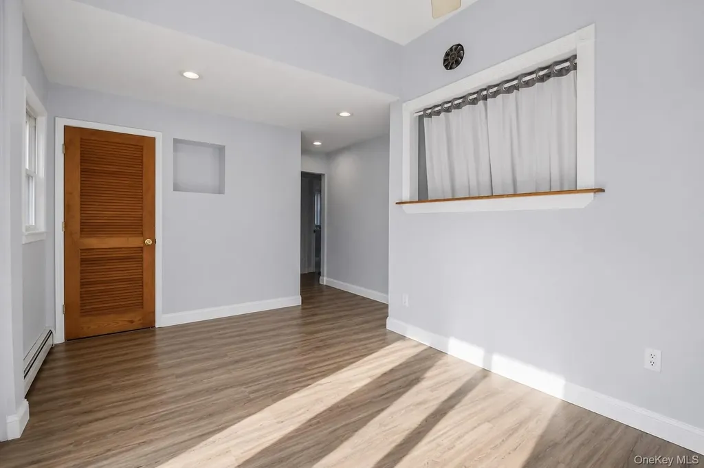 42 Haven Lane Levittown NY 11756