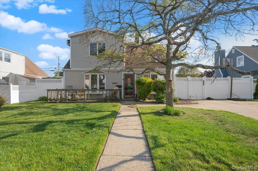 42 Haven Lane Levittown NY 11756