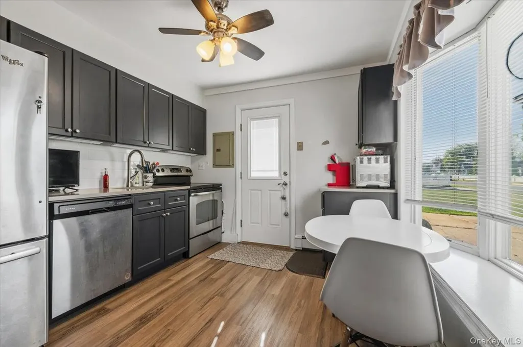 42 Haven Lane Levittown NY 11756