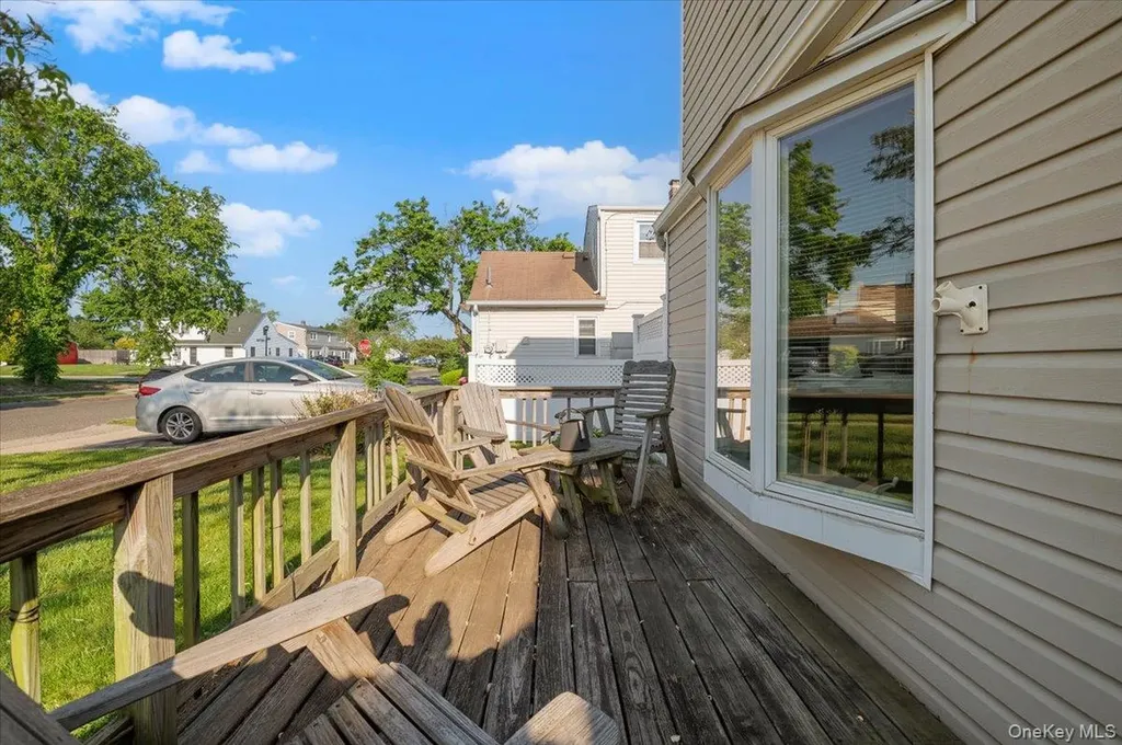 42 Haven Lane Levittown NY 11756