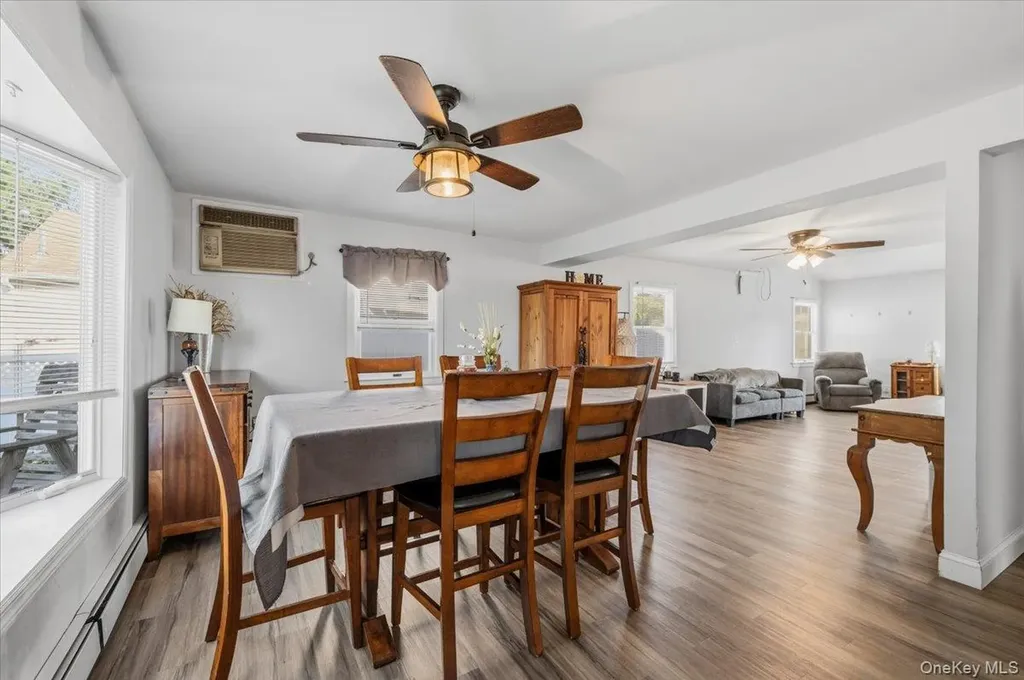 42 Haven Lane Levittown NY 11756