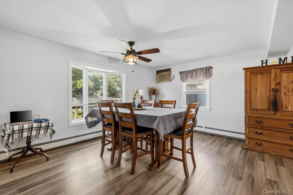 42 Haven Lane Levittown NY 11756
