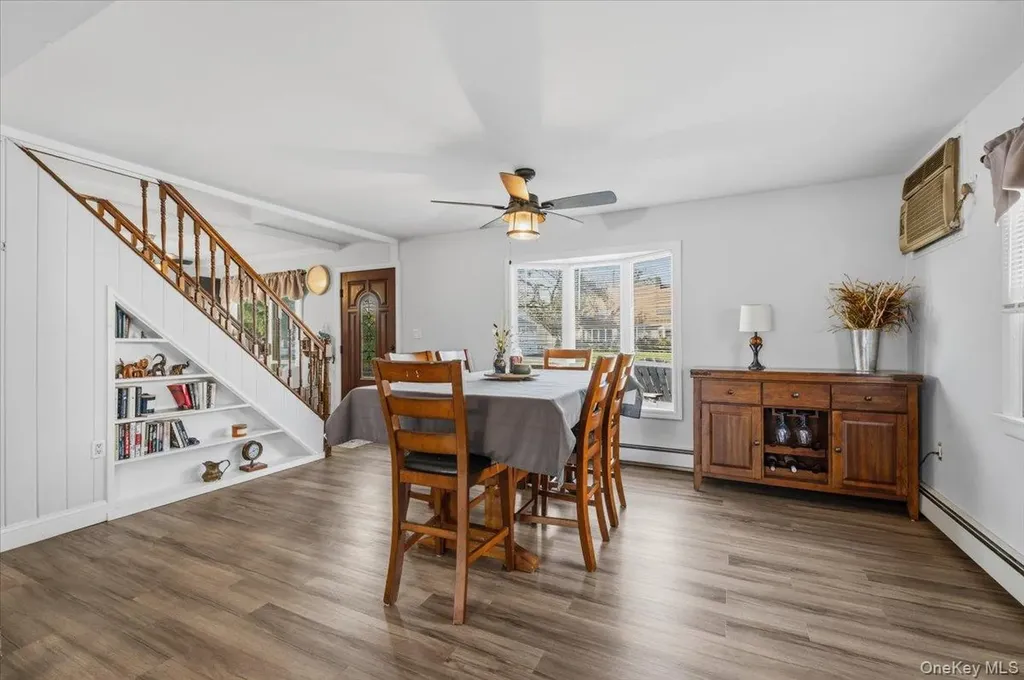 42 Haven Lane Levittown NY 11756