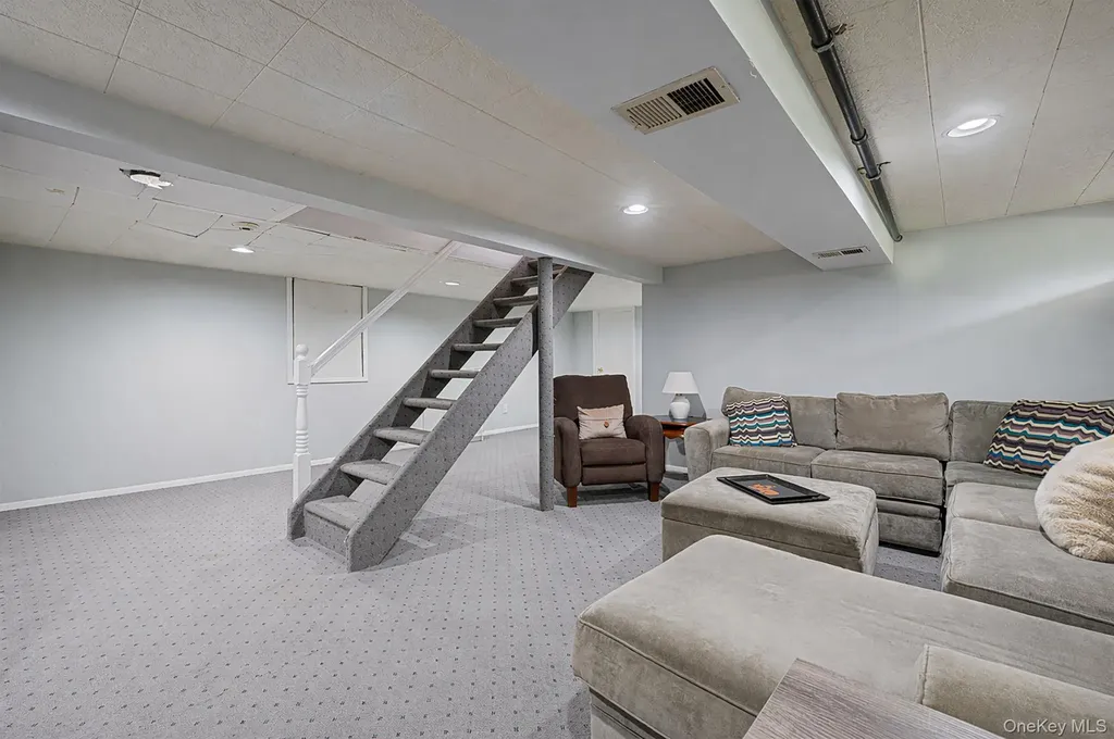 46 Sheldon Place Commack NY 11725